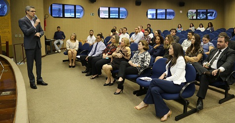 Público acompanhou a apresentação das primeiras ações do Projeto Na Ponta do Lápis (Foto: Karina Coutinho)